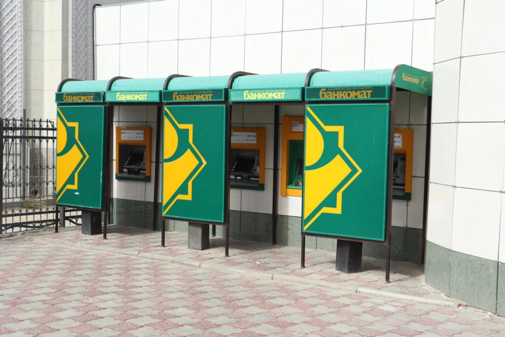 HALYK BANK — рекламное оформление филиала в Жанаозене